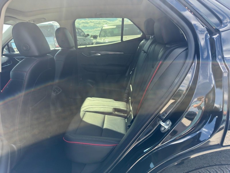 Buick Envision Vehicle Full-screen Gallery Image 11