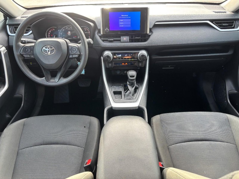 Toyota RAV4 Vehicle Full-screen Gallery Image 14