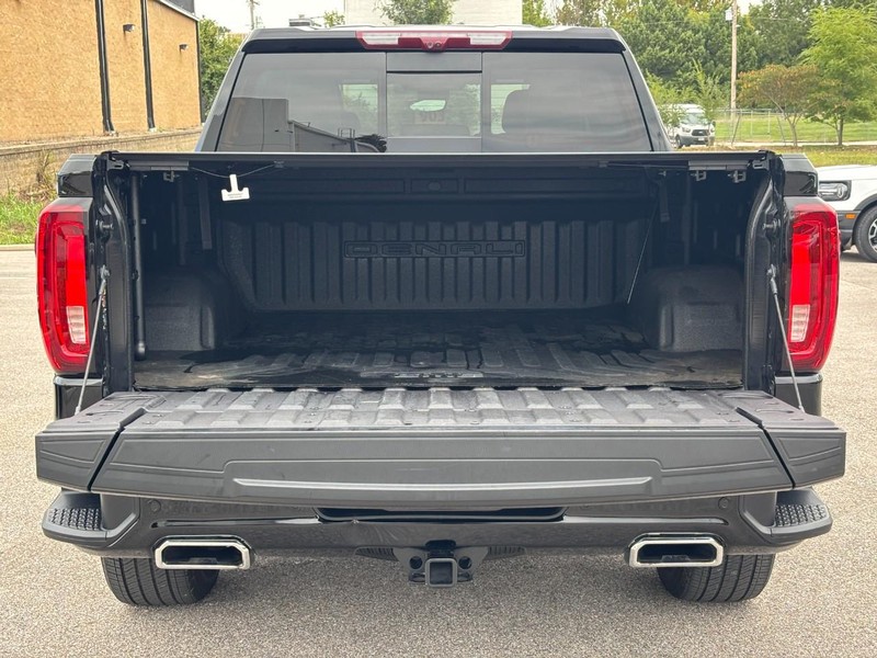 GMC Sierra 1500 Vehicle Full-screen Gallery Image 10