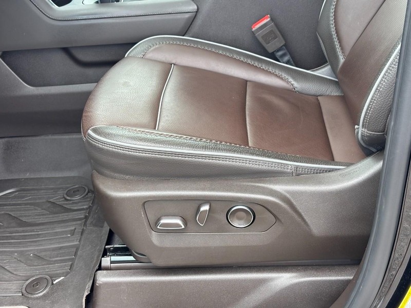 GMC Sierra 1500 Vehicle Full-screen Gallery Image 16