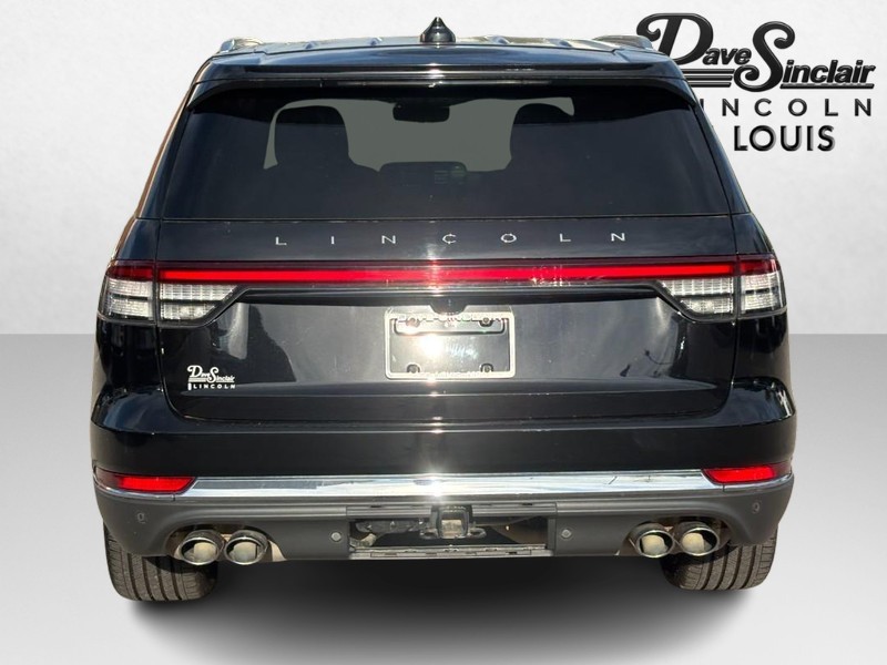 Lincoln Aviator Vehicle Full-screen Gallery Image 04
