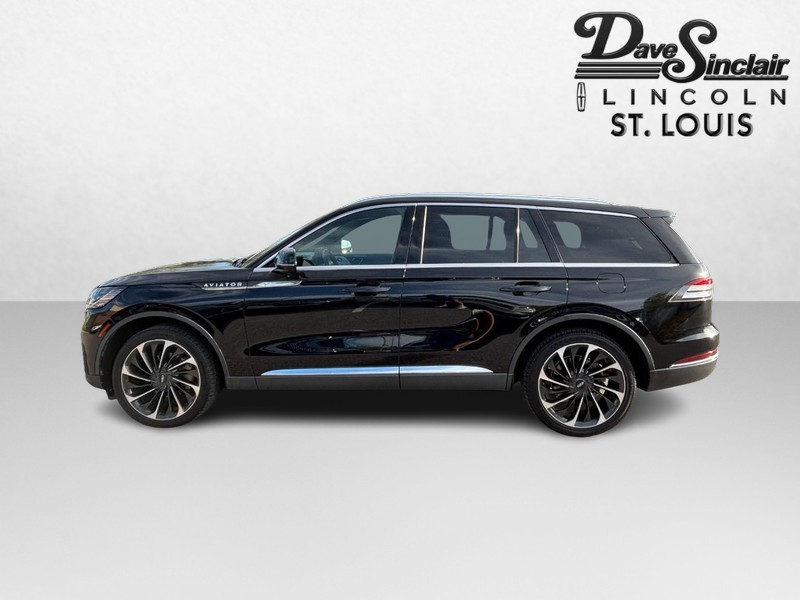 Lincoln Aviator Vehicle Full-screen Gallery Image 06