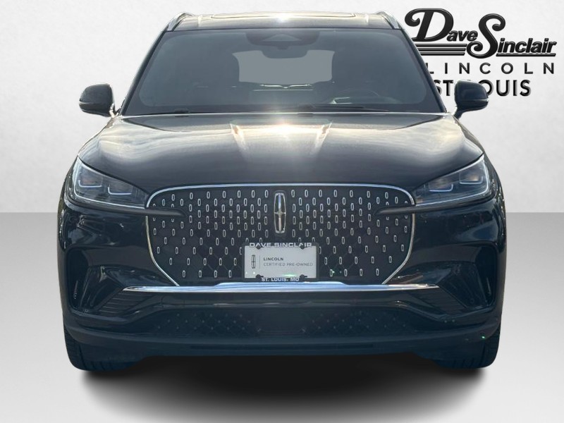 Lincoln Aviator Vehicle Full-screen Gallery Image 09