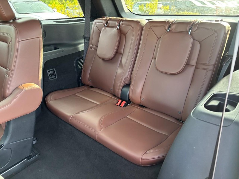 Lincoln Aviator Vehicle Full-screen Gallery Image 12