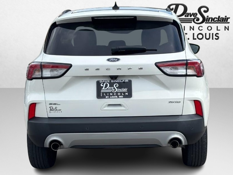 Ford Escape Vehicle Full-screen Gallery Image 04
