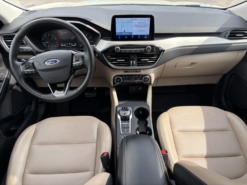 Ford Escape Vehicle Full-screen Gallery Image 14