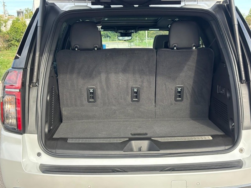 Chevrolet Tahoe Vehicle Full-screen Gallery Image 09