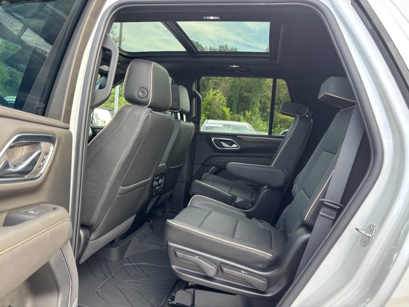 Chevrolet Tahoe Vehicle Full-screen Gallery Image 12