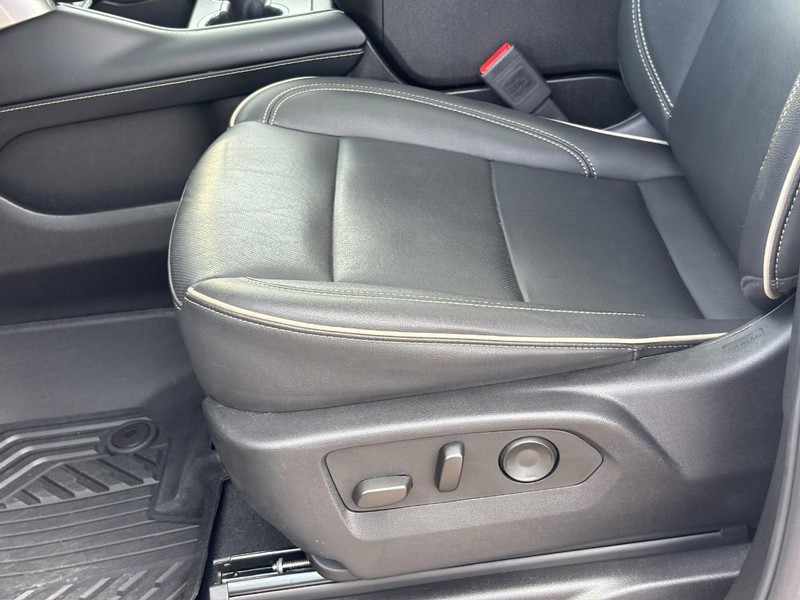 Chevrolet Tahoe Vehicle Full-screen Gallery Image 16