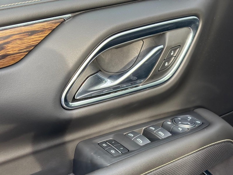 Chevrolet Tahoe Vehicle Full-screen Gallery Image 17