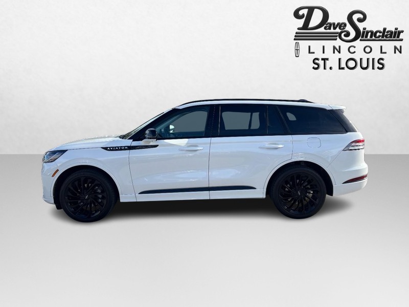 Lincoln Aviator Vehicle Full-screen Gallery Image 06