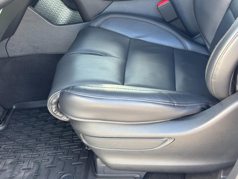 Lincoln Aviator Vehicle Full-screen Gallery Image 17
