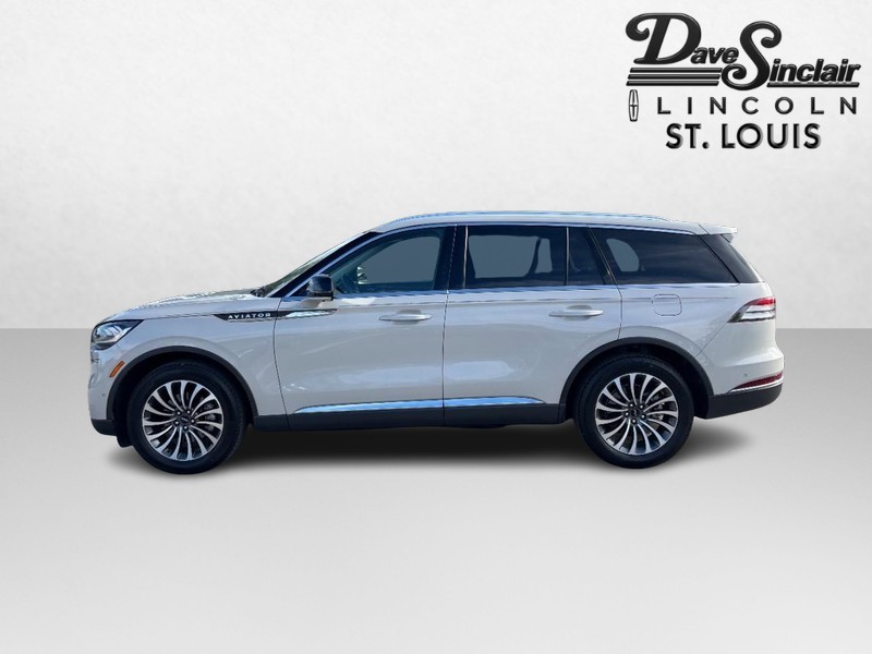 Lincoln Aviator Vehicle Full-screen Gallery Image 06