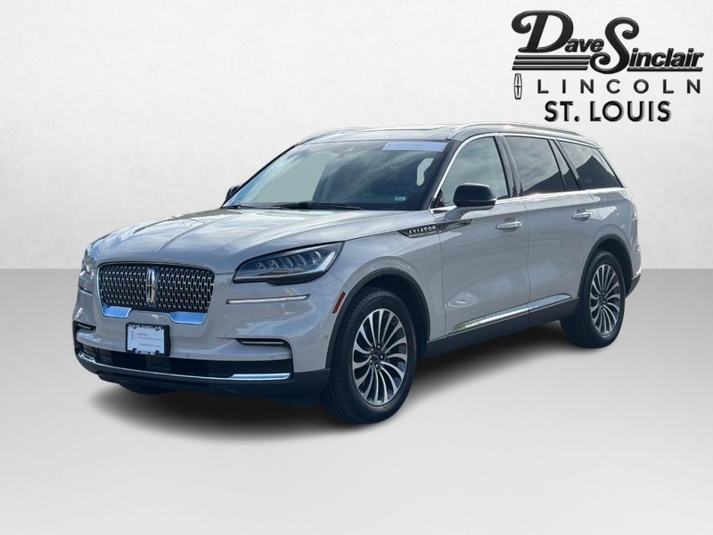 Lincoln Aviator Vehicle Full-screen Gallery Image 07