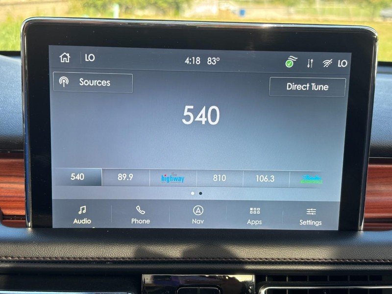 Lincoln Aviator Vehicle Full-screen Gallery Image 22