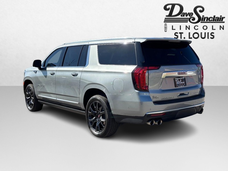 GMC Yukon XL Vehicle Full-screen Gallery Image 05