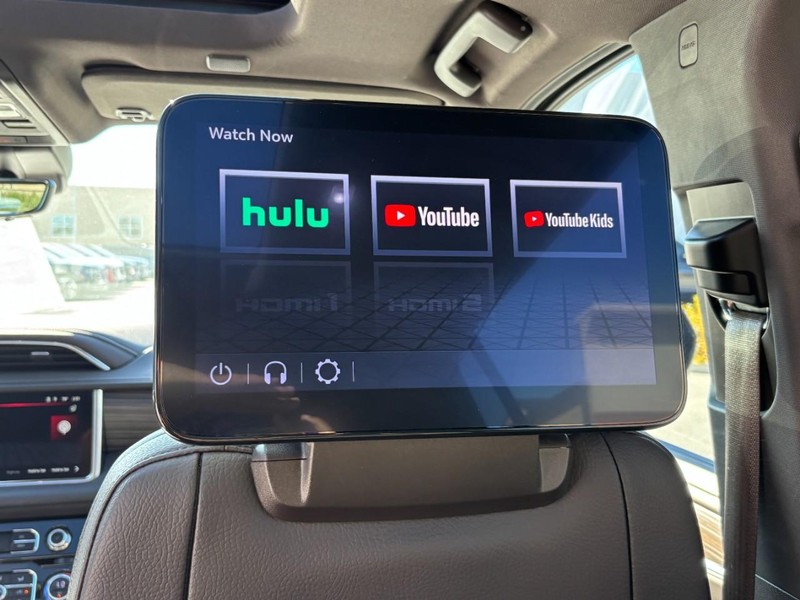 GMC Yukon XL Vehicle Full-screen Gallery Image 14