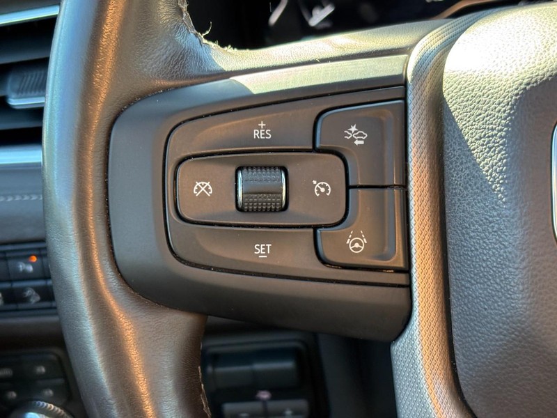 GMC Yukon XL Vehicle Full-screen Gallery Image 20