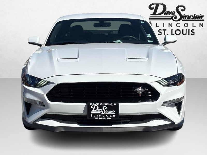 Ford Mustang Vehicle Full-screen Gallery Image 09