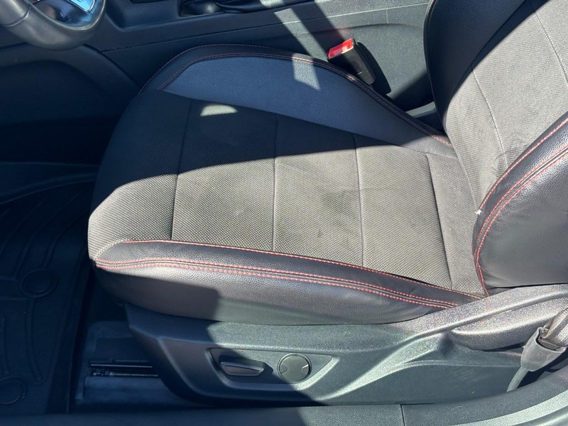 Ford Mustang Vehicle Full-screen Gallery Image 14