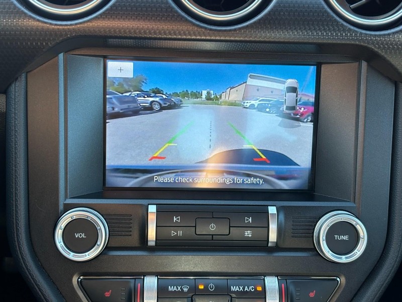Ford Mustang Vehicle Full-screen Gallery Image 20