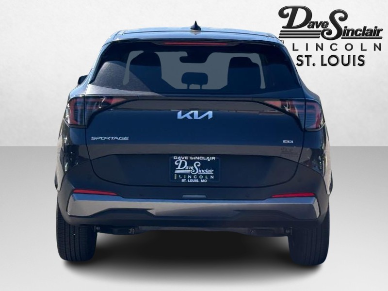 Kia Sportage Vehicle Full-screen Gallery Image 04