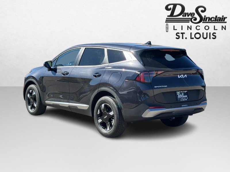 Kia Sportage Vehicle Full-screen Gallery Image 05