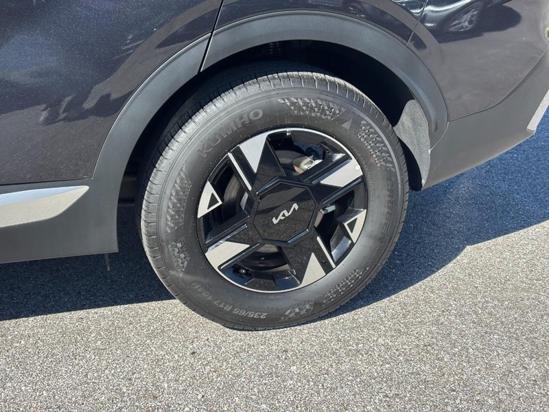 Kia Sportage Vehicle Full-screen Gallery Image 09