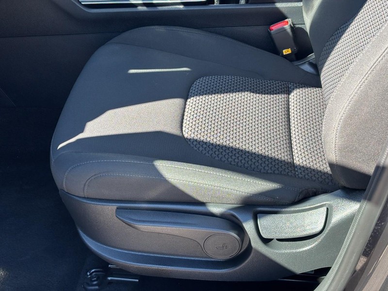 Kia Sportage Vehicle Full-screen Gallery Image 14