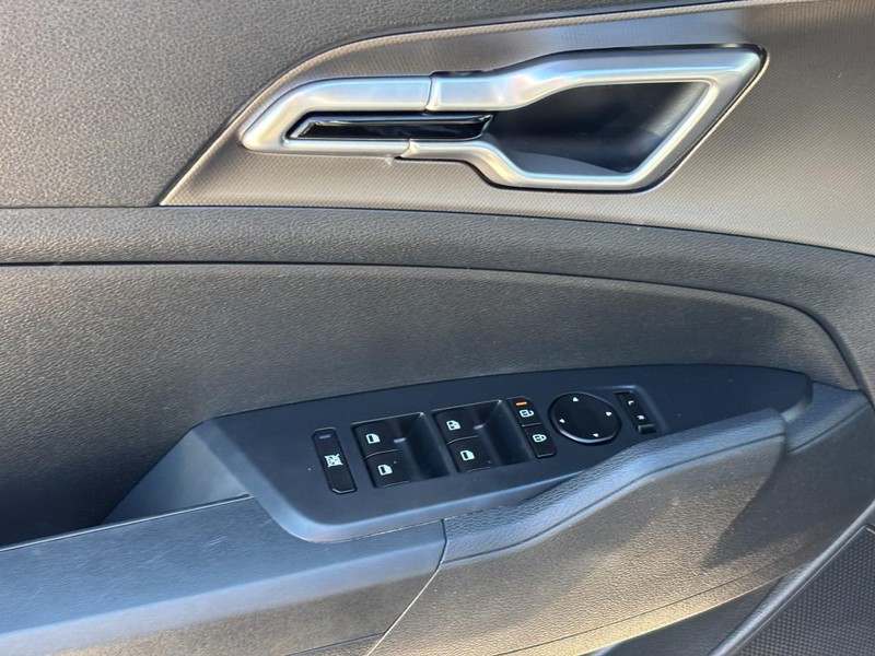 Kia Sportage Vehicle Full-screen Gallery Image 15