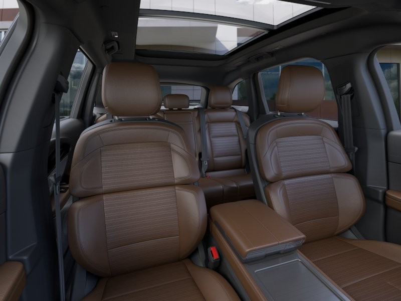Lincoln Nautilus Vehicle Full-screen Gallery Image 11