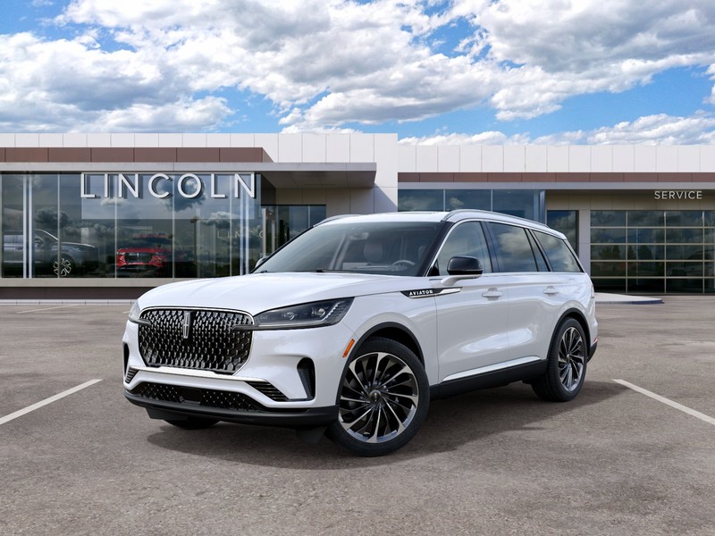 Lincoln Aviator Vehicle Full-screen Gallery Image 02