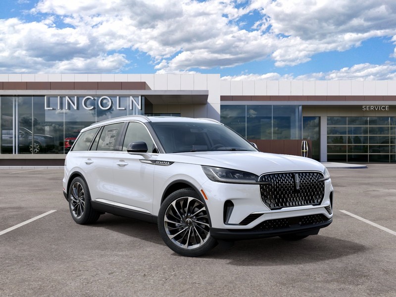Lincoln Aviator Vehicle Full-screen Gallery Image 04