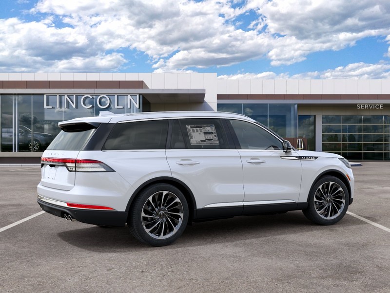 Lincoln Aviator Vehicle Full-screen Gallery Image 06