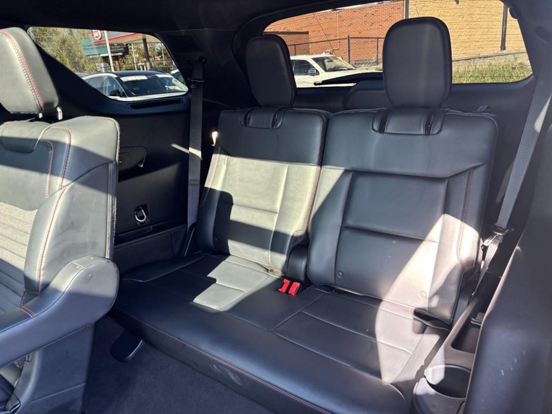 Ford Explorer Vehicle Full-screen Gallery Image 12