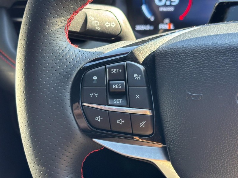 Ford Explorer Vehicle Full-screen Gallery Image 19