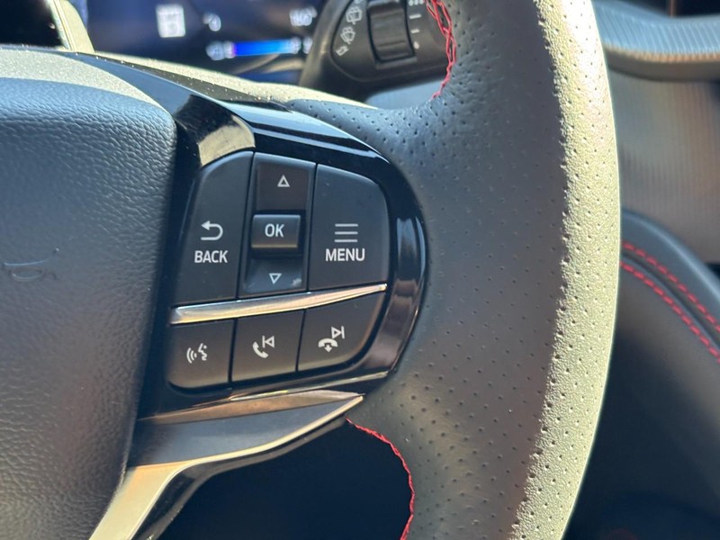 Ford Explorer Vehicle Full-screen Gallery Image 20