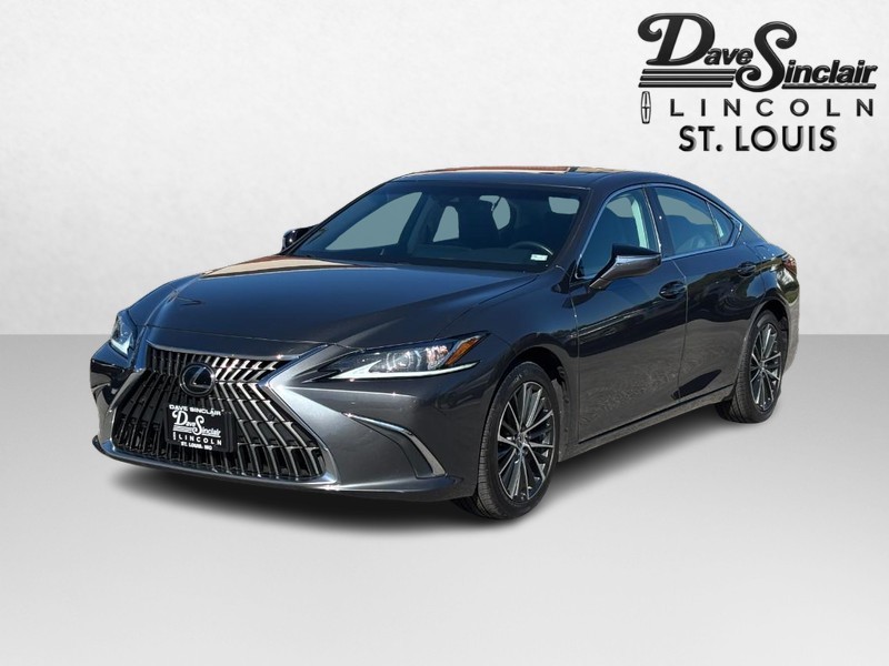 Lexus ES Vehicle Full-screen Gallery Image 07
