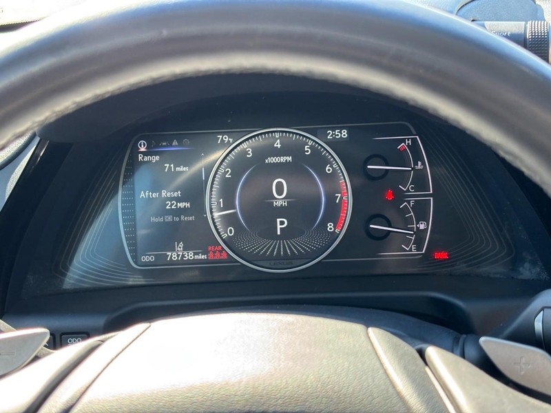 Lexus ES Vehicle Full-screen Gallery Image 21
