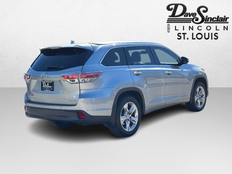 Toyota Highlander Vehicle Full-screen Gallery Image 03