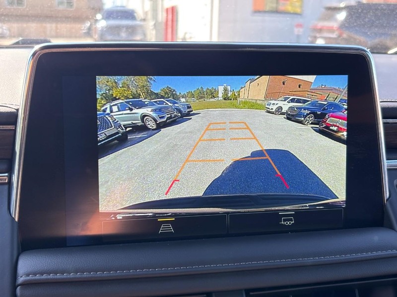 Chevrolet Tahoe Vehicle Full-screen Gallery Image 23