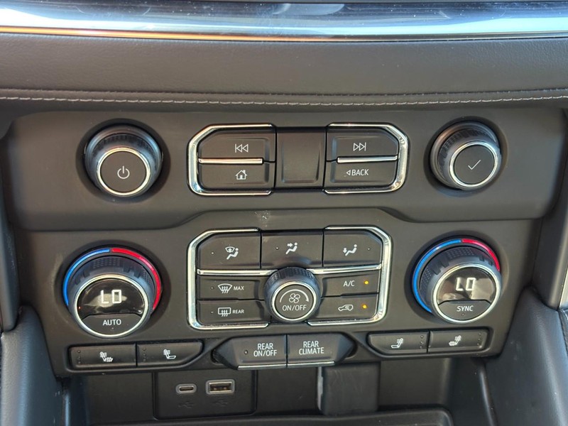 Chevrolet Tahoe Vehicle Full-screen Gallery Image 24