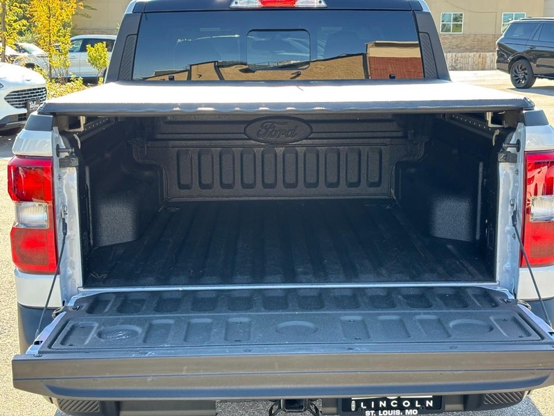 Ford Maverick Vehicle Full-screen Gallery Image 10