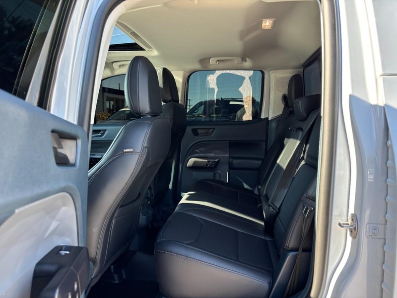 Ford Maverick Vehicle Full-screen Gallery Image 12