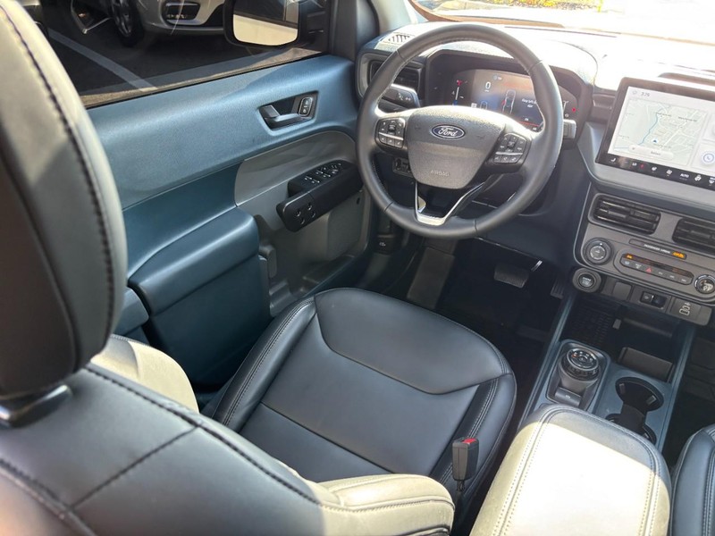 Ford Maverick Vehicle Full-screen Gallery Image 13