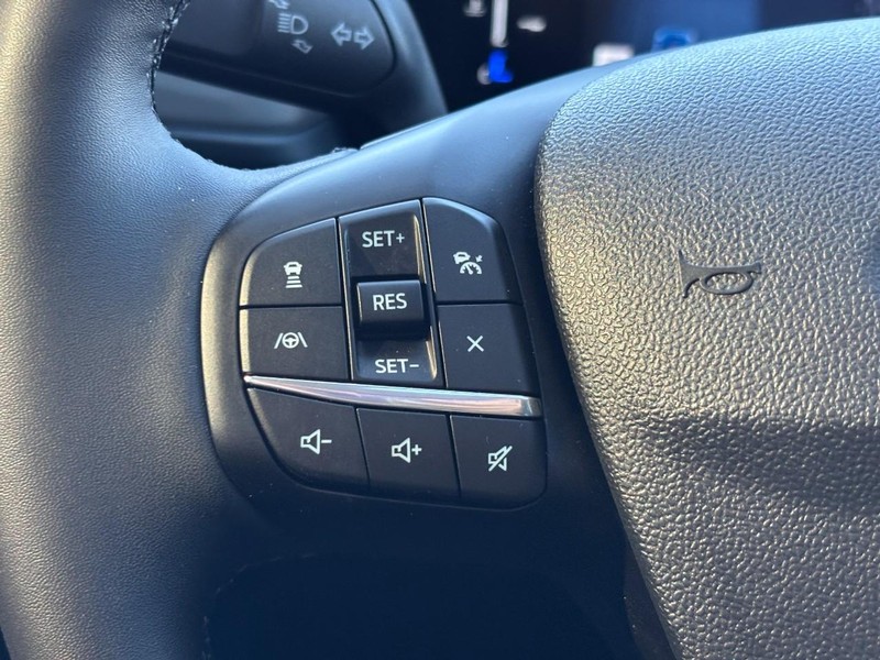 Ford Maverick Vehicle Full-screen Gallery Image 18
