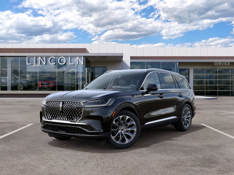 Lincoln Aviator Vehicle Full-screen Gallery Image 02