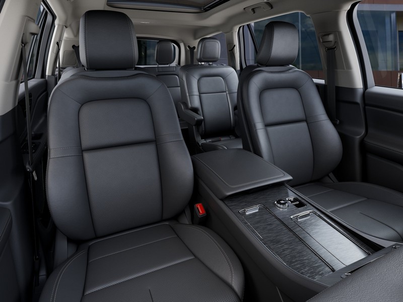 Lincoln Aviator Vehicle Full-screen Gallery Image 11