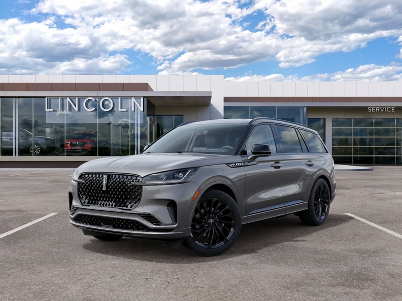 Lincoln Aviator Vehicle Full-screen Gallery Image 02