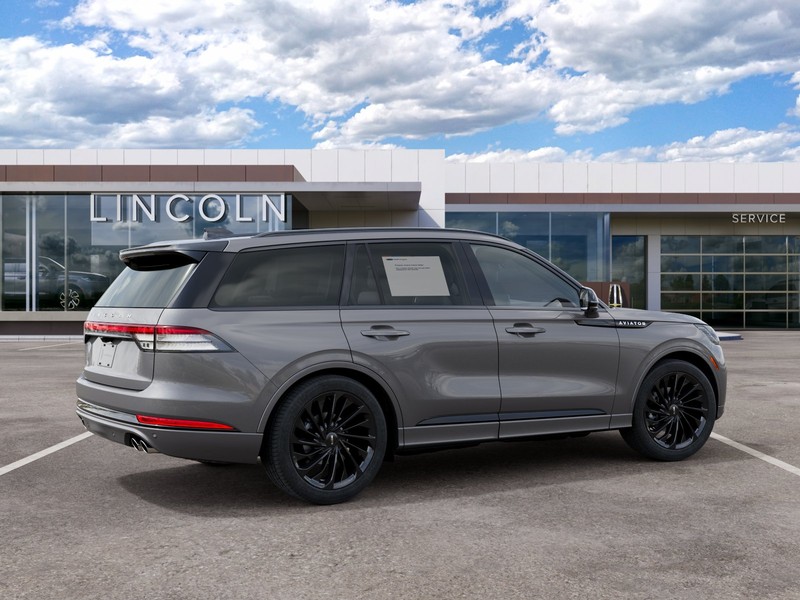Lincoln Aviator Vehicle Full-screen Gallery Image 06